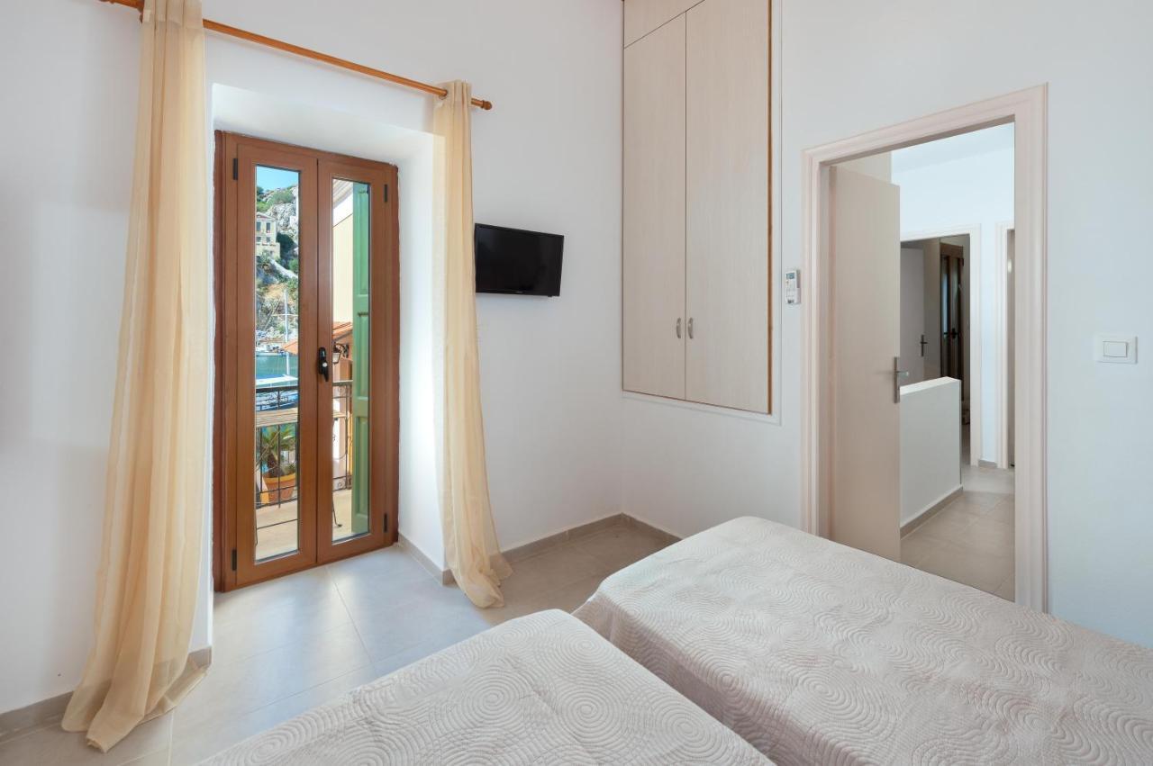 Hotel Elena à Symi Extérieur photo